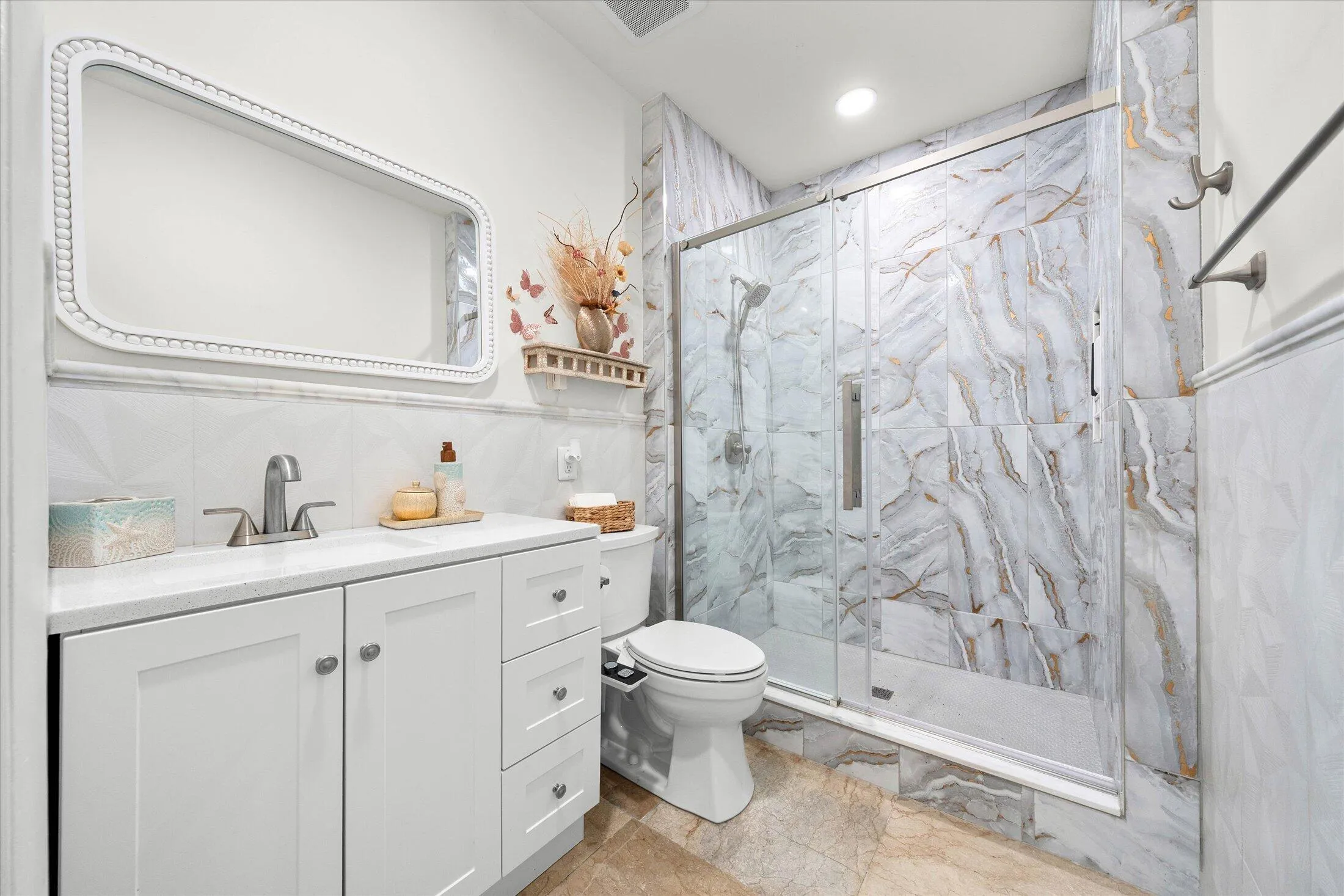 Full bathroom first floor