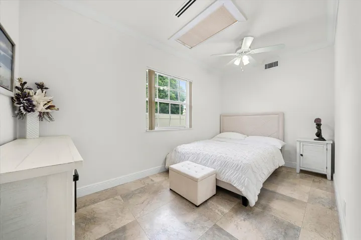 Den/bedroom or office