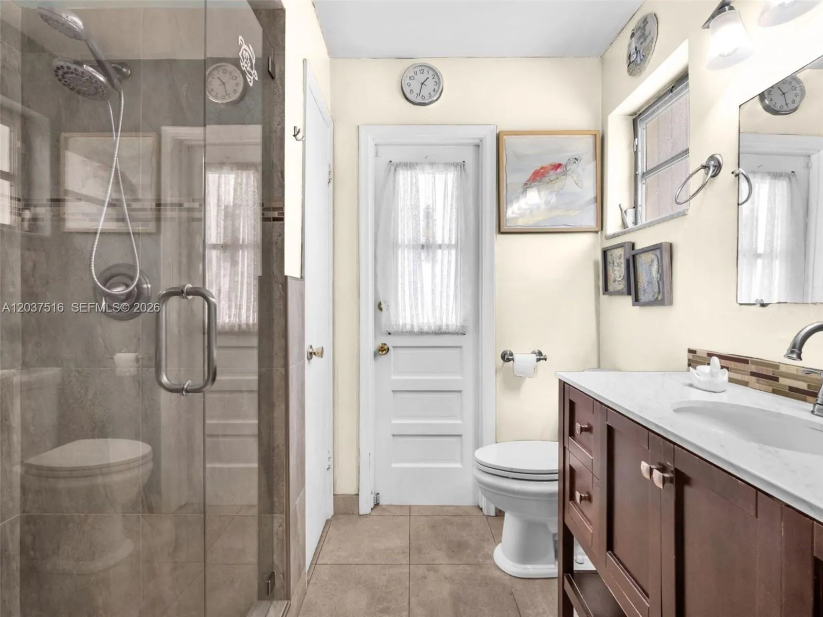 Master bathroom 1
