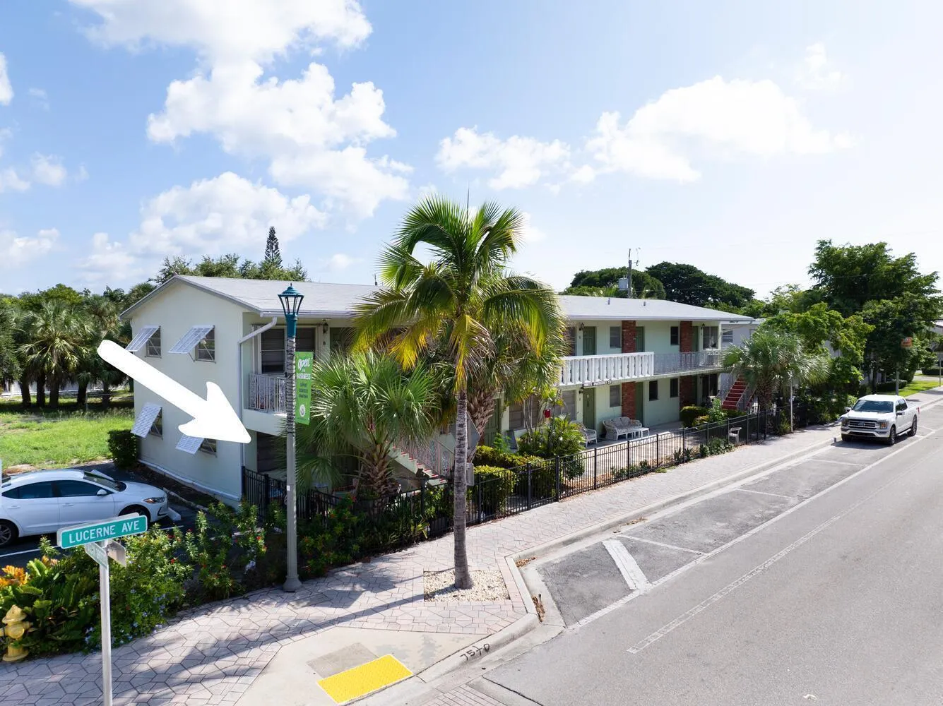 220 Lucerne Ave Unit 1 Lake-large-010-0