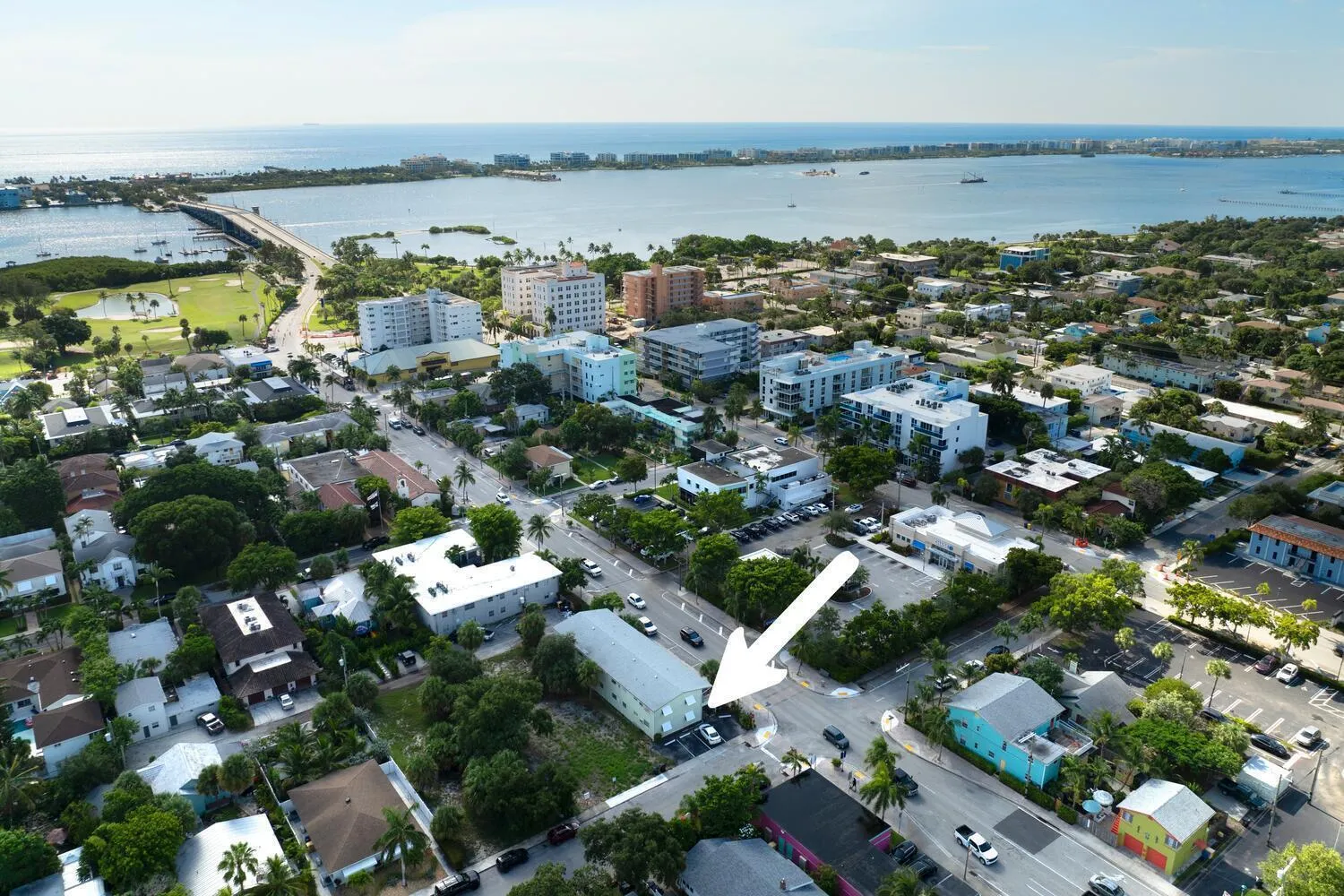 220 Lucerne Ave Unit 1 Lake-large-003-0