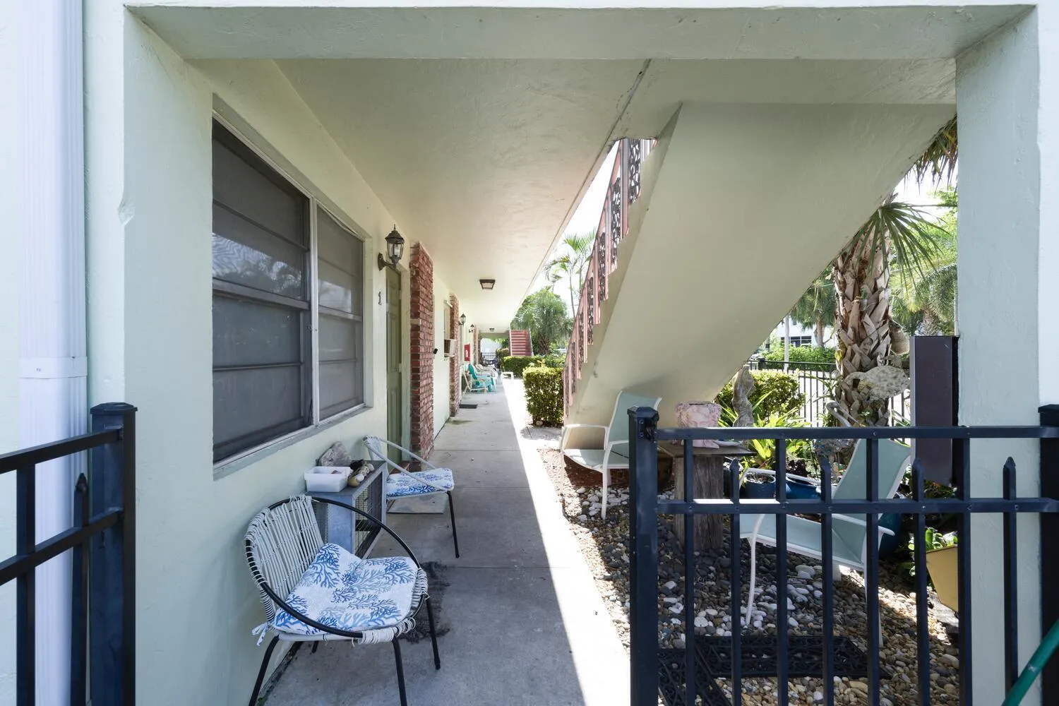 220 Lucerne Ave Unit 1 Lake-large-012-0