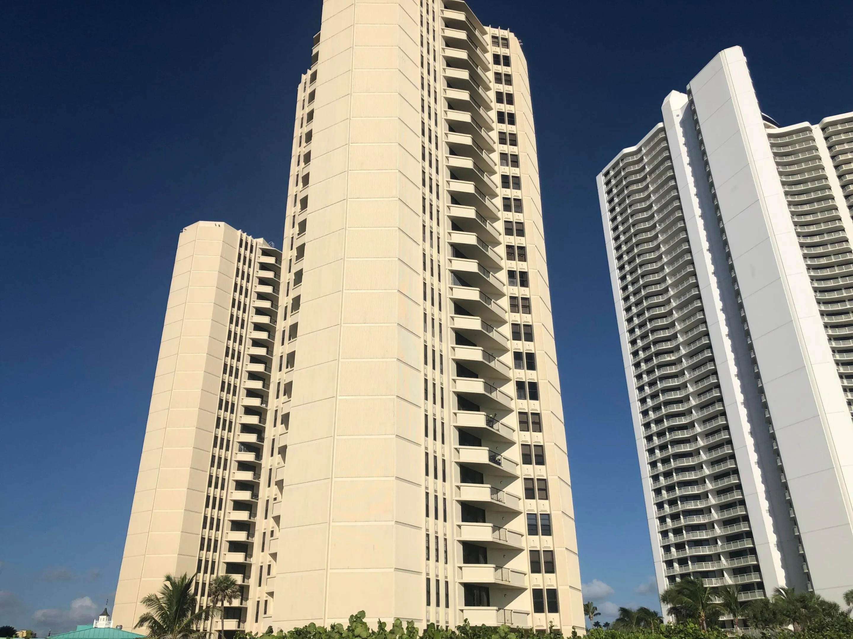 2 TOWERS