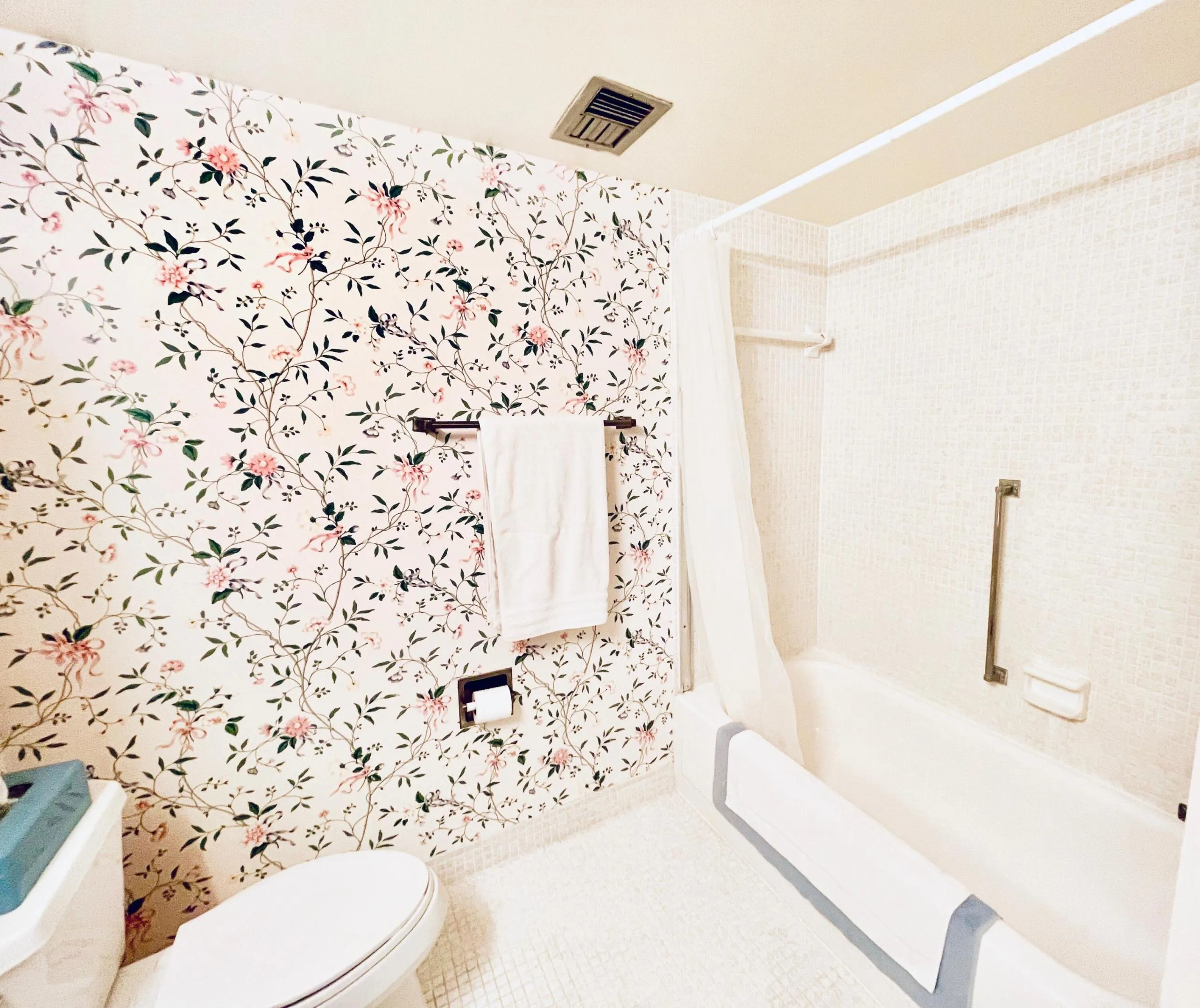 BATHROOM TUB