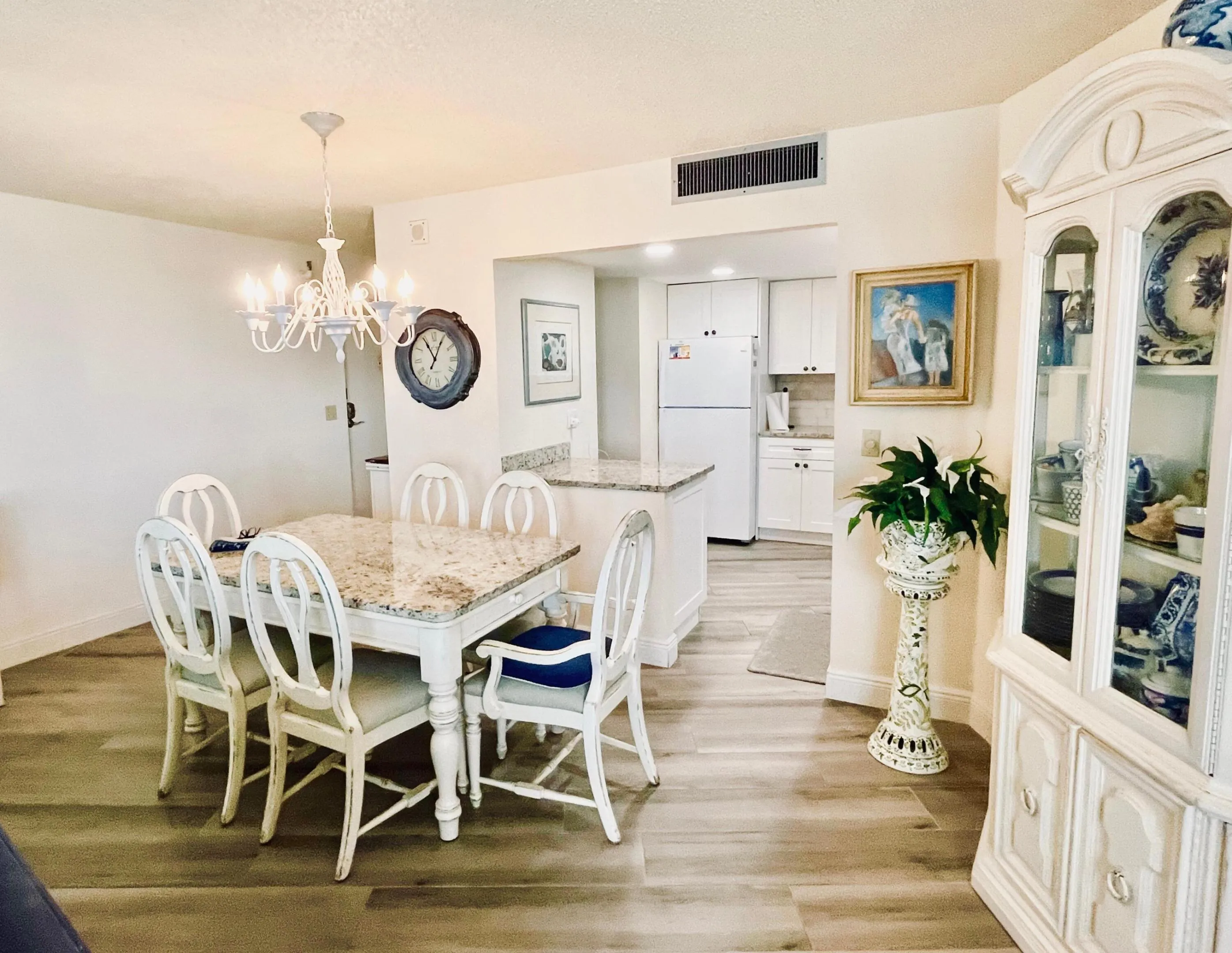 DINING ROOM TABLE