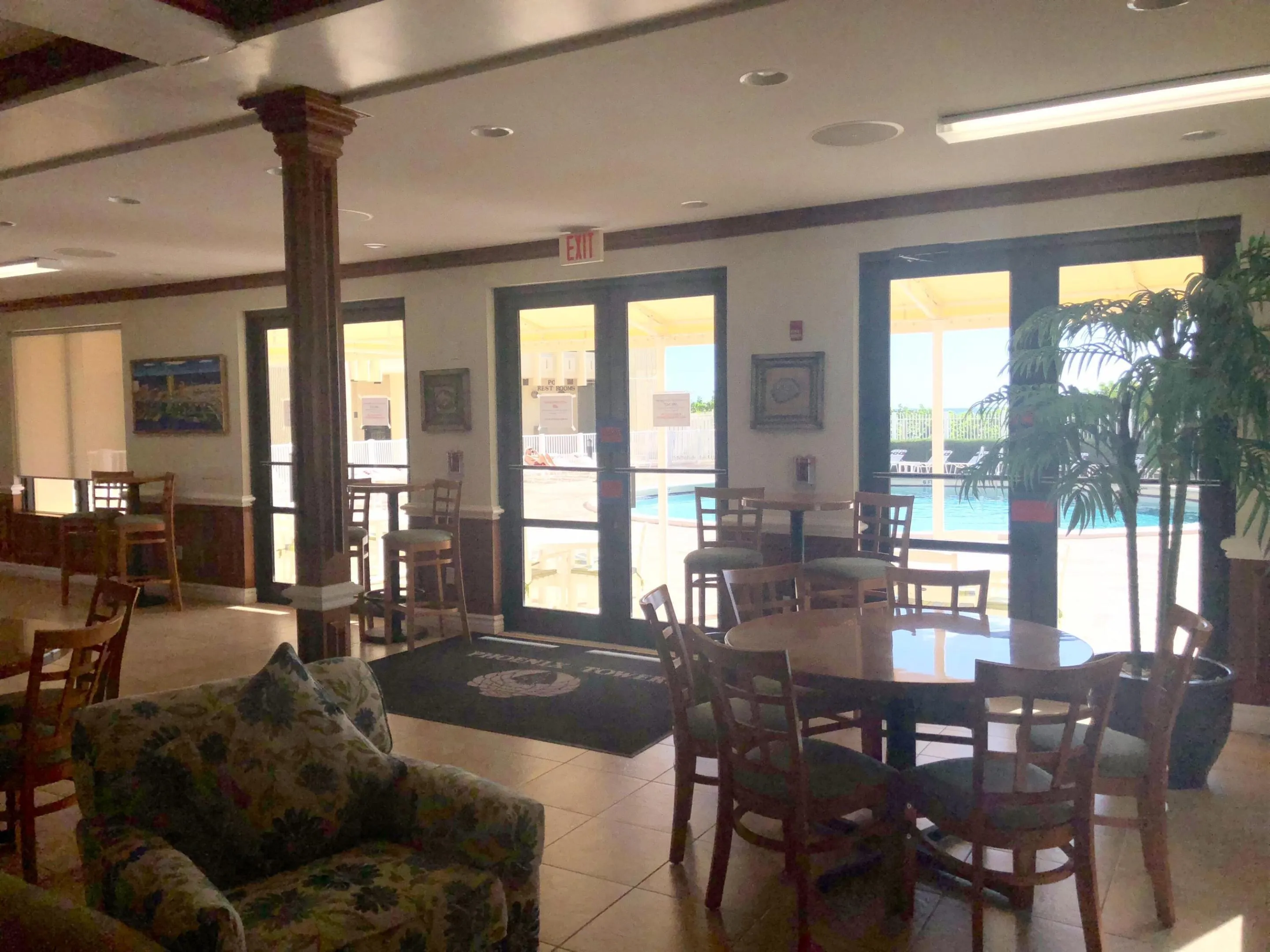 POOL SIDE OWNERS LOUNGE
