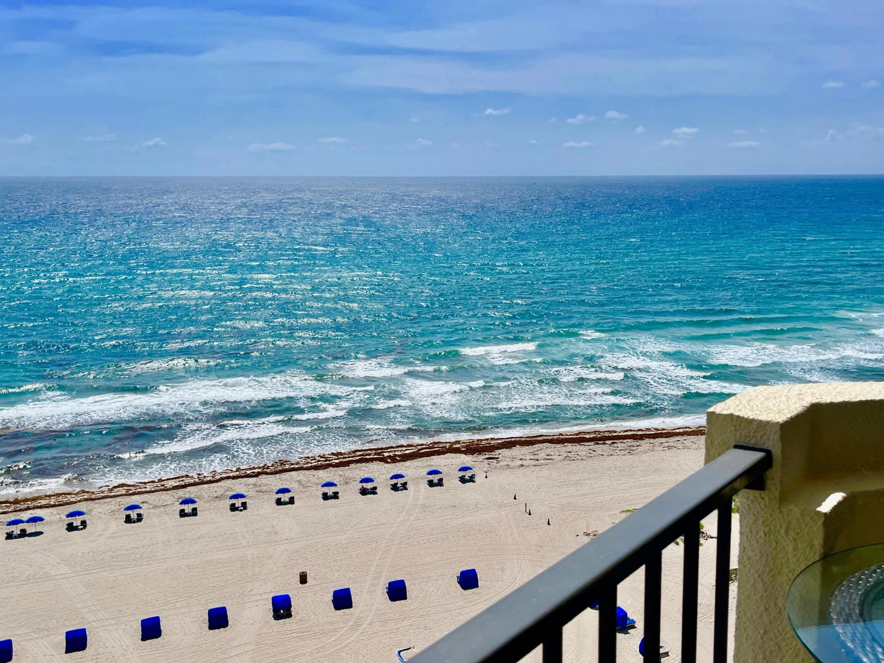 BEACH CLUB SEATING