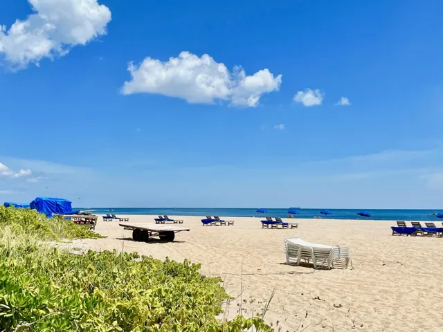 BEACH CHAIR SERVICE