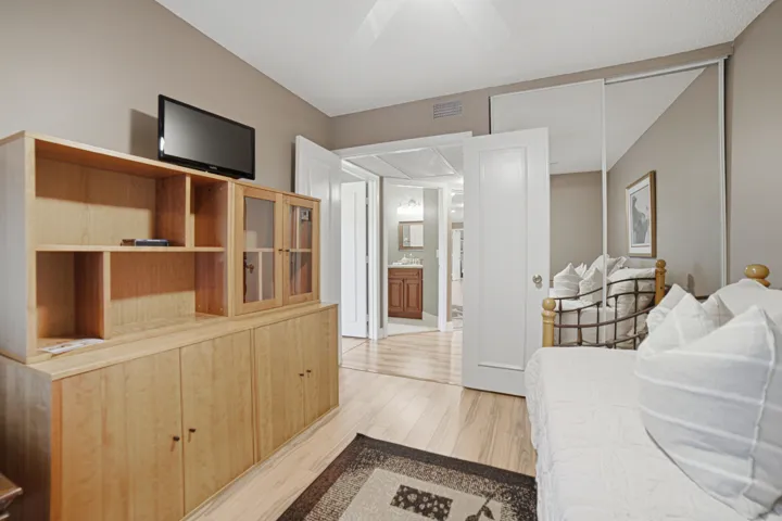 Bedroom1-B