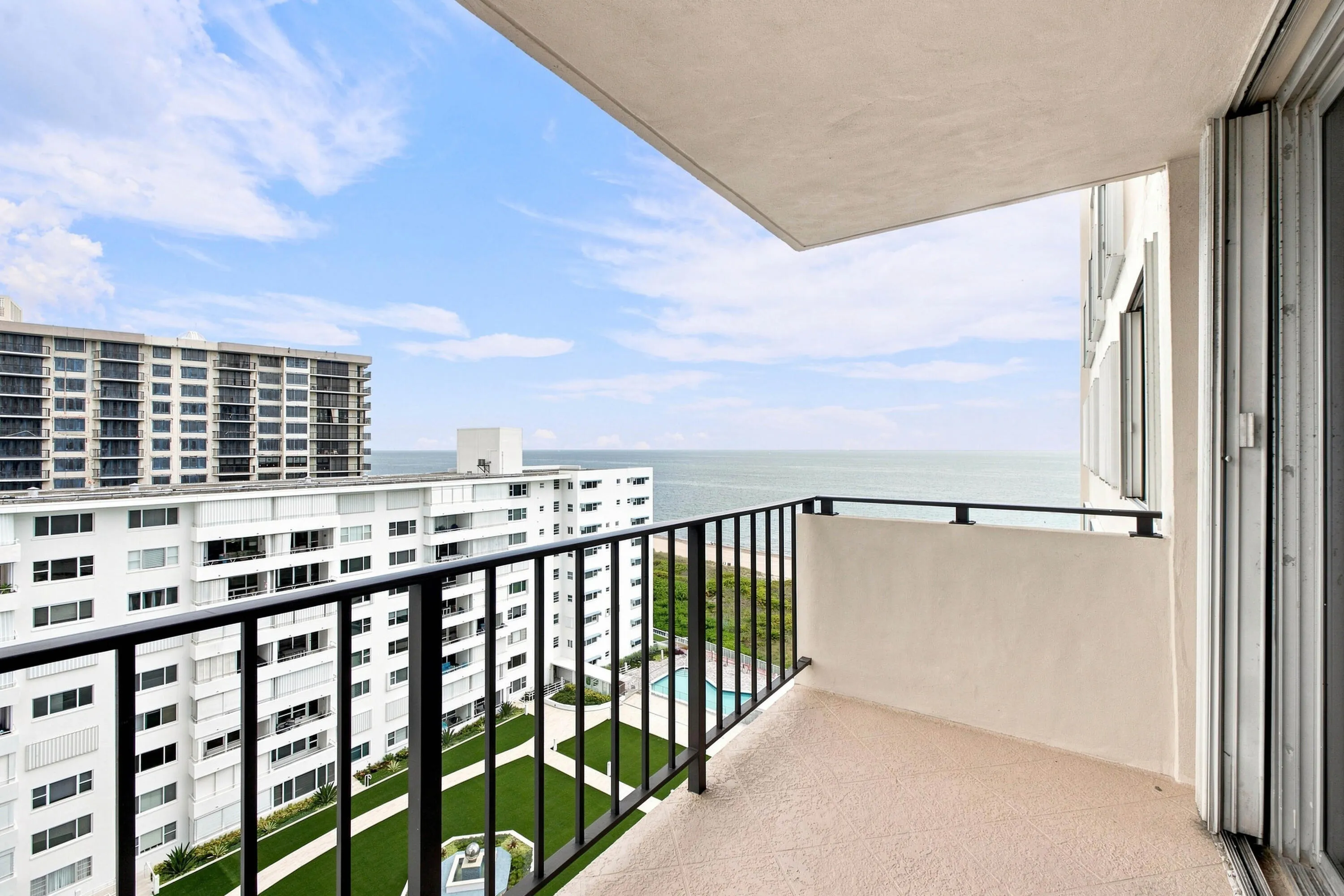 1900 S Ocean Blvd 10G_005