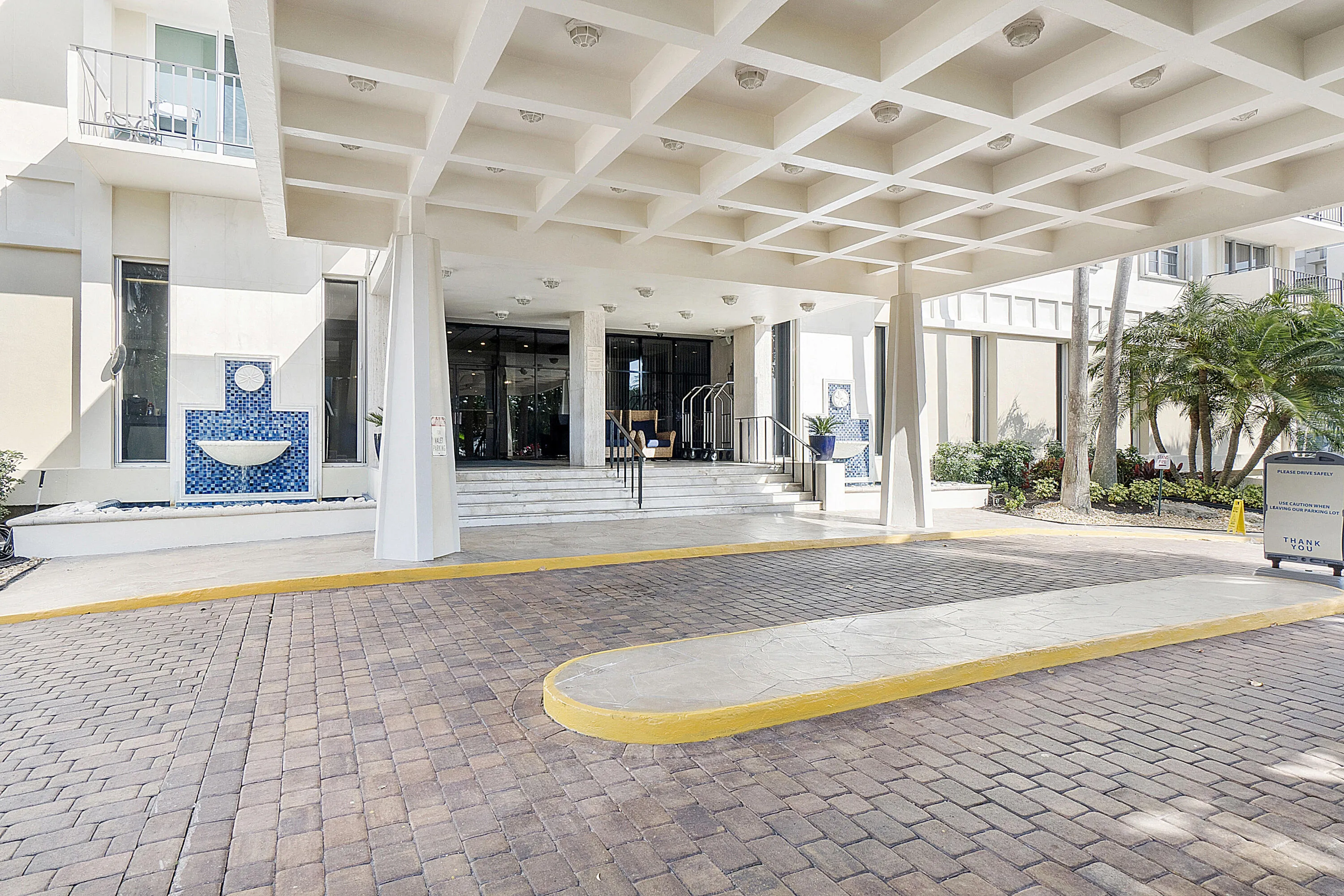 1900 S Ocean Blvd 16E_042