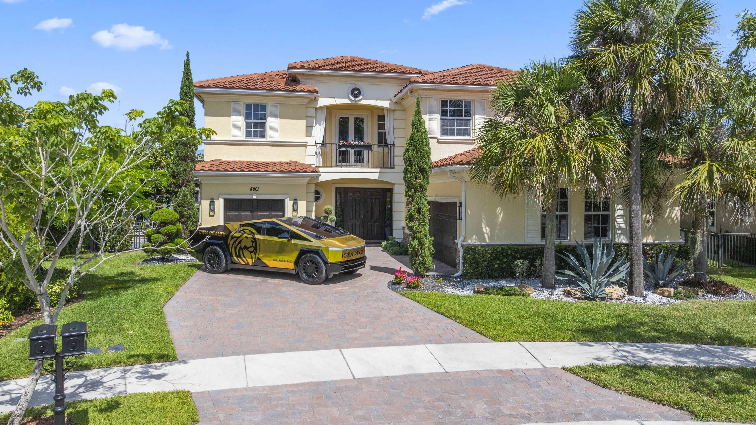 8861 Edgewater Bend - 49.jpg-vsuniqueid-