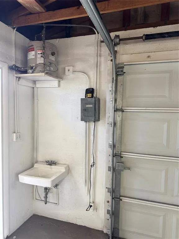 925 Garage Sink