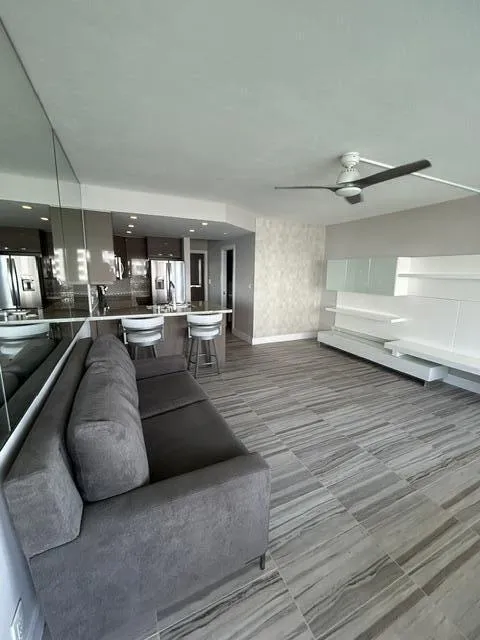 LARGE OPEN LIVING ROOM