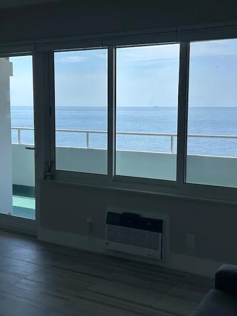 OCEAN VIEWS FROM THE LIVING ROOM