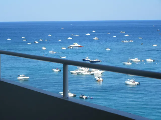 AIR SHOW BRINGS ALL THE BOATERS OUT