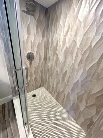 LUXURY SHOWER