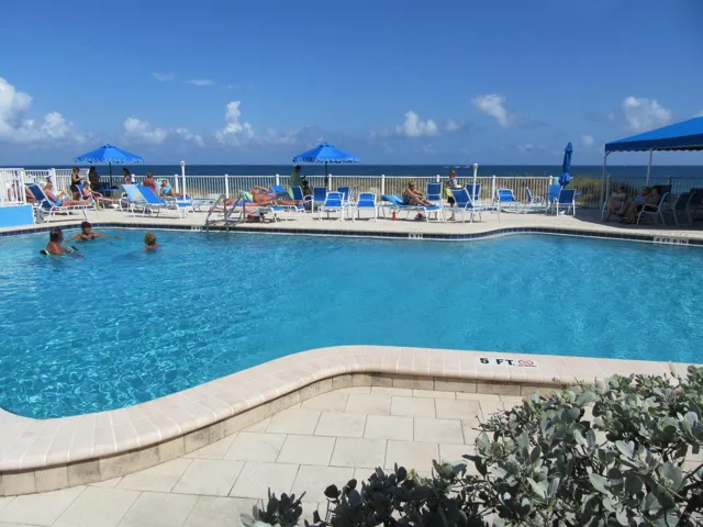 LARGE HEATED POOL