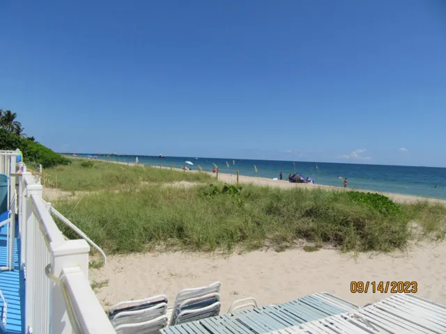GATE FROM POOL DECK TO THE BEACH