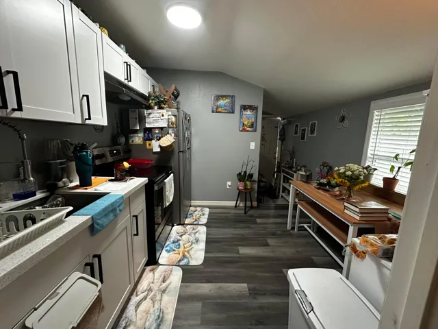 Kitchen photo 2 Unit 1