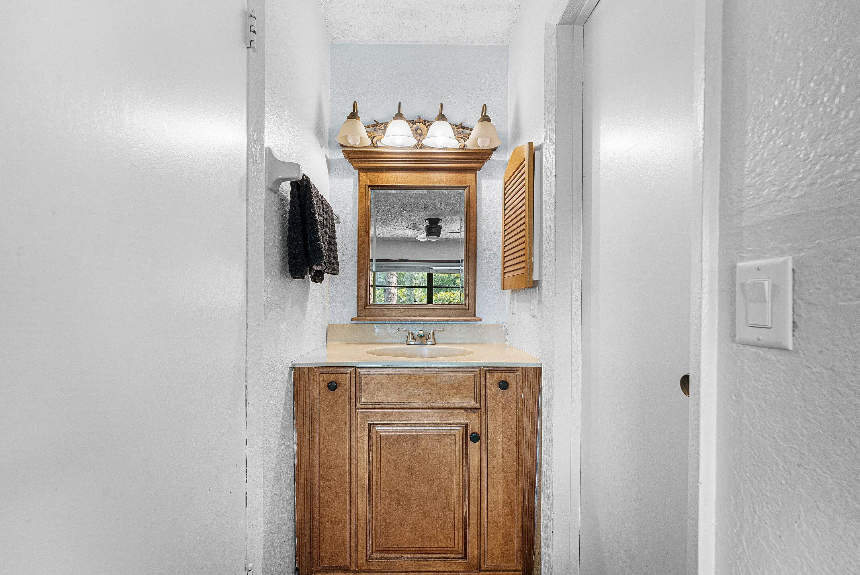 023-16355LancashireDriveEast-TheAcreage-
