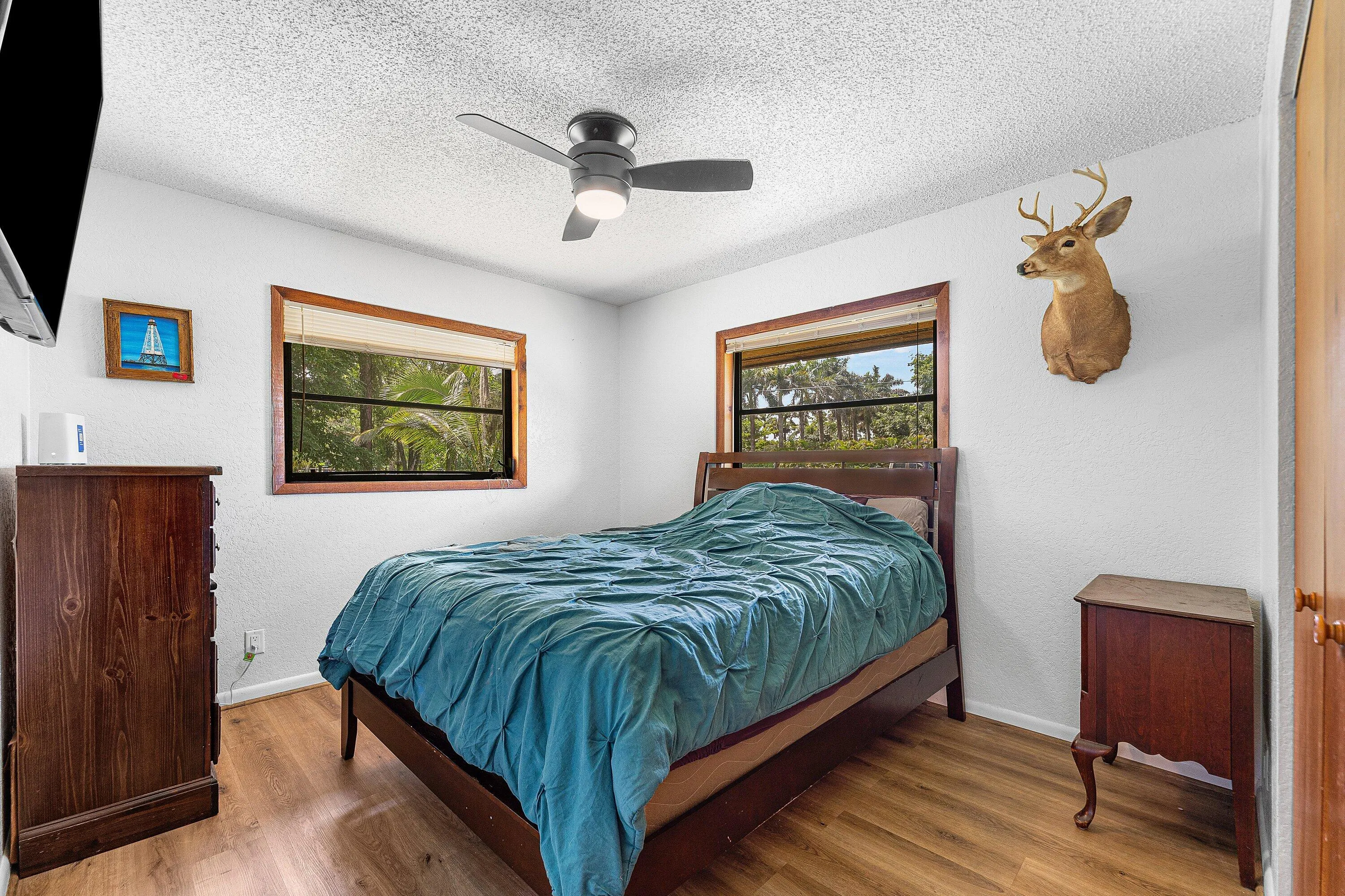 019-16355LancashireDriveEast-TheAcreage-