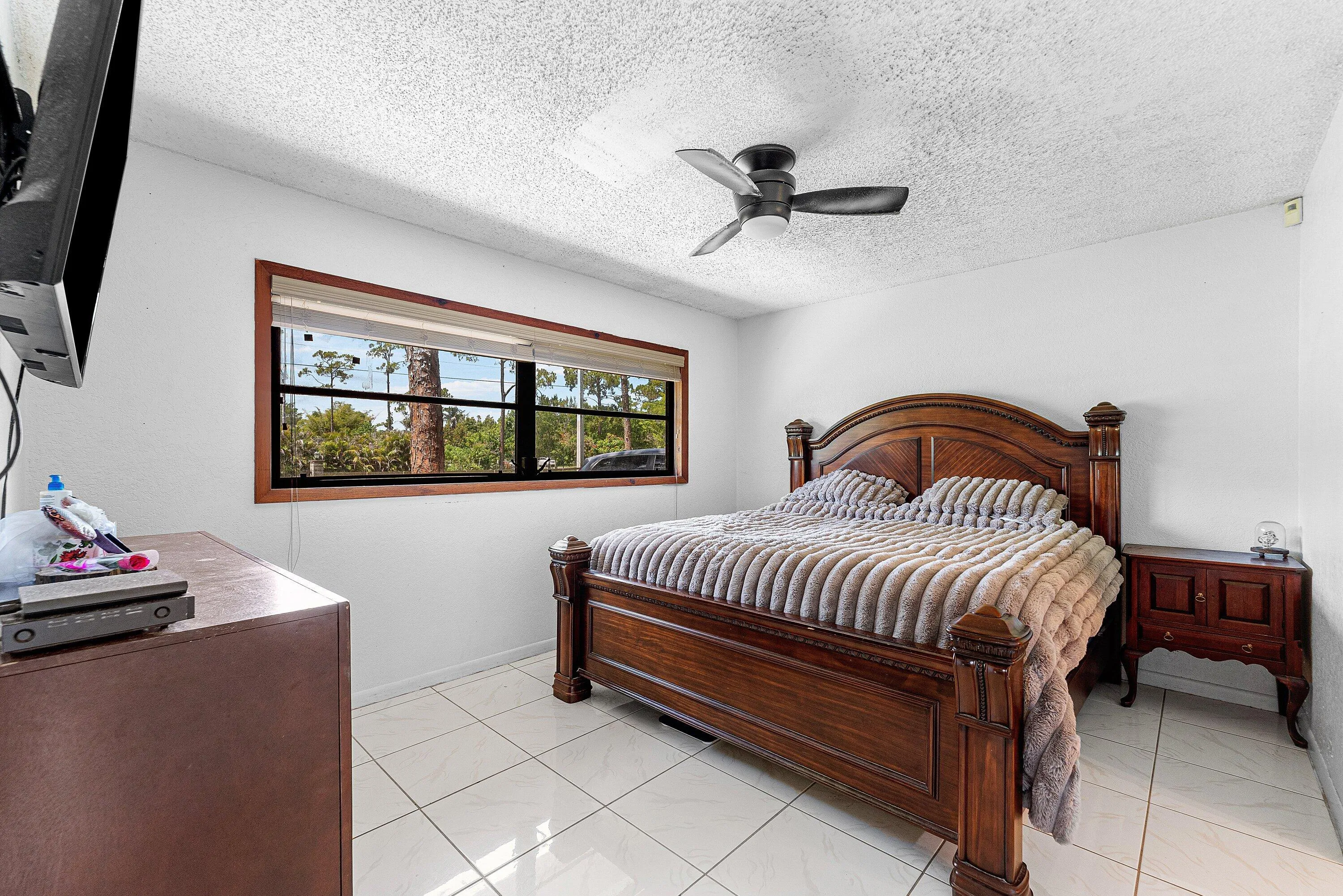 022-16355LancashireDriveEast-TheAcreage-
