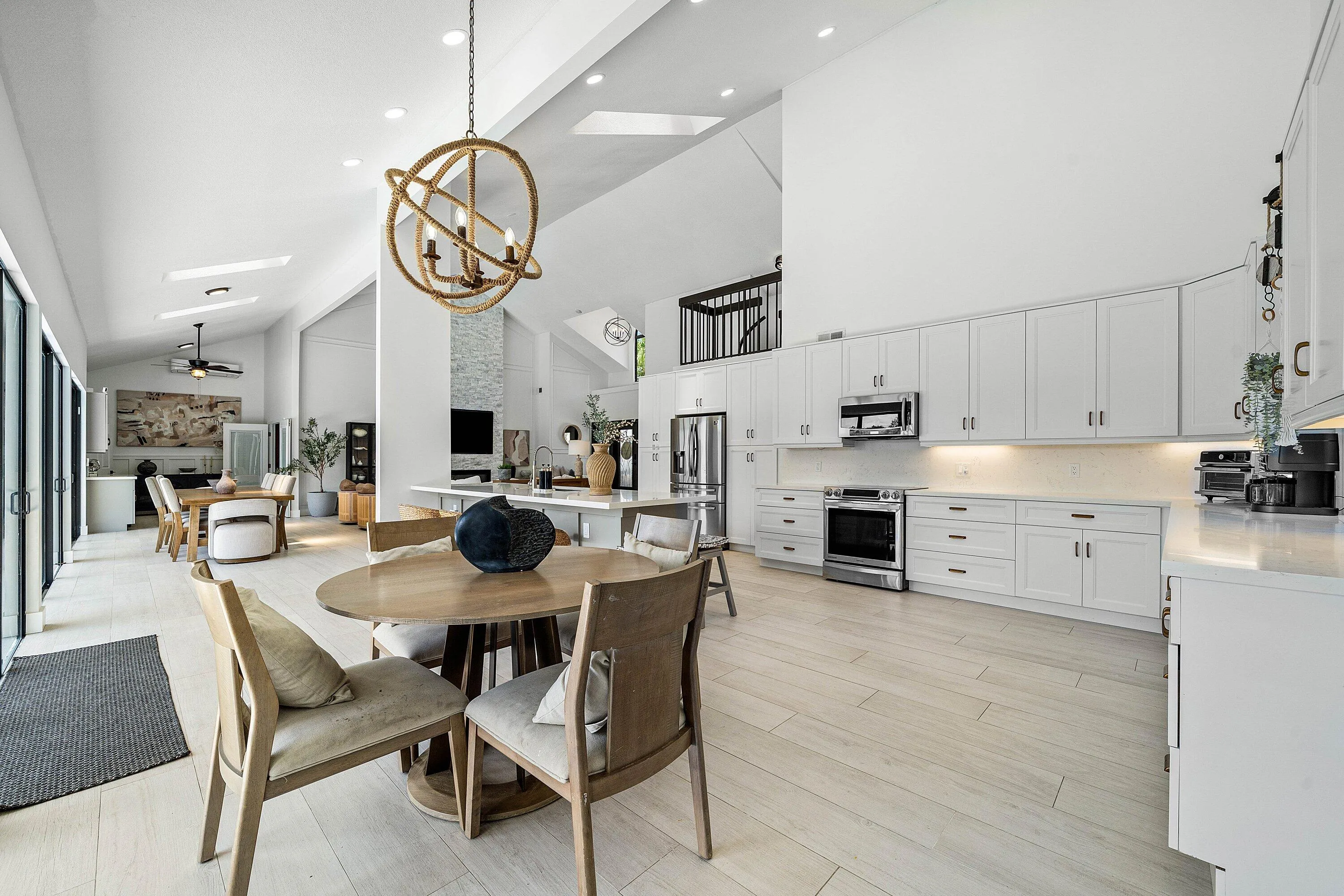 Kitchen Breakfast Area