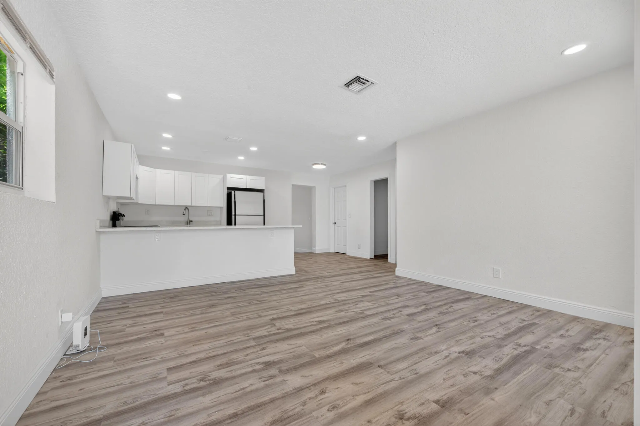 Entry way living