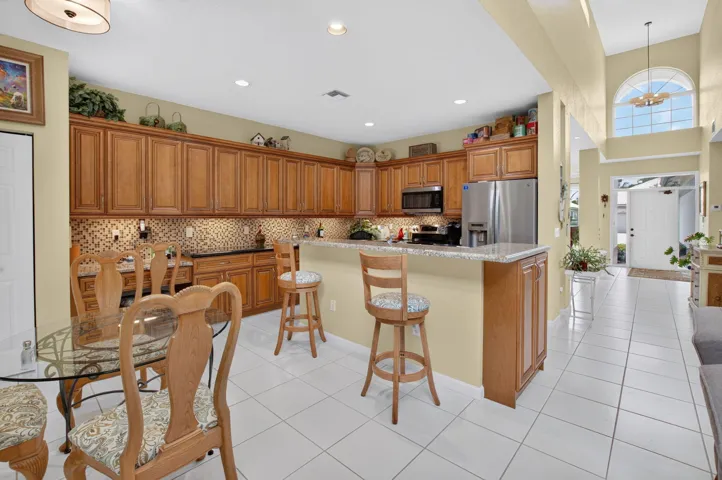 So many kitchen cabinets!