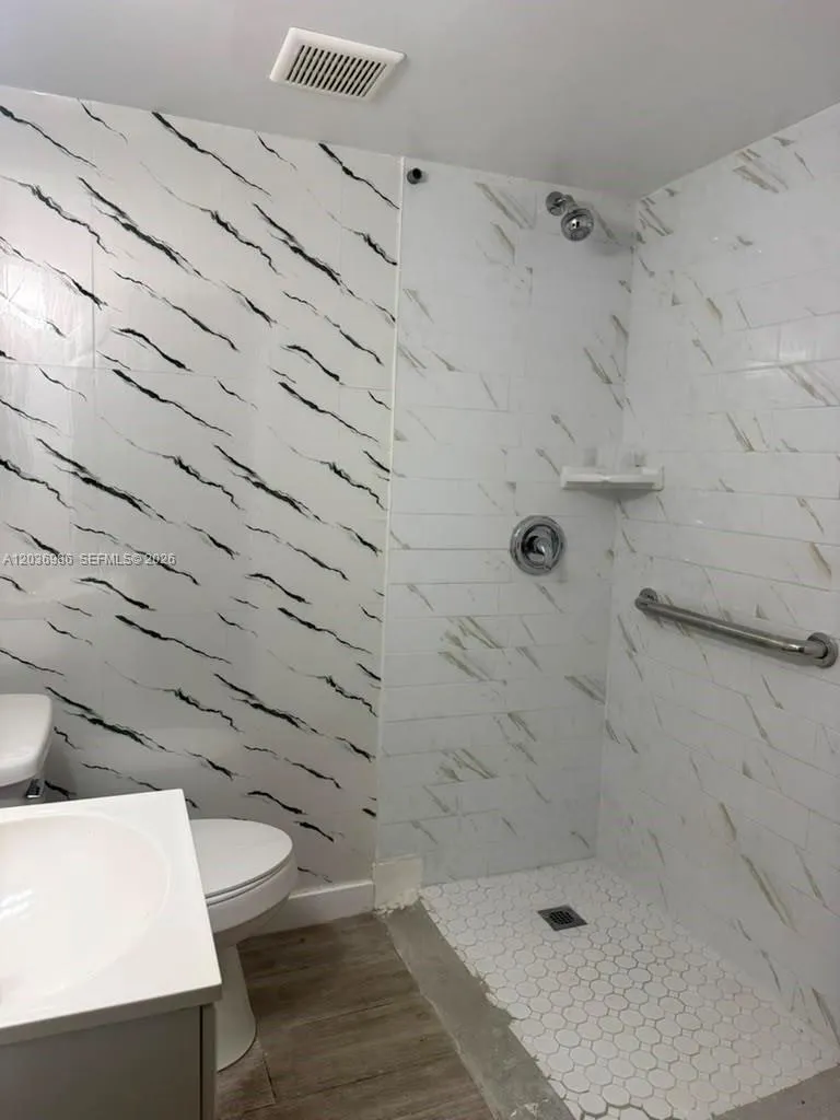 Property photo 125