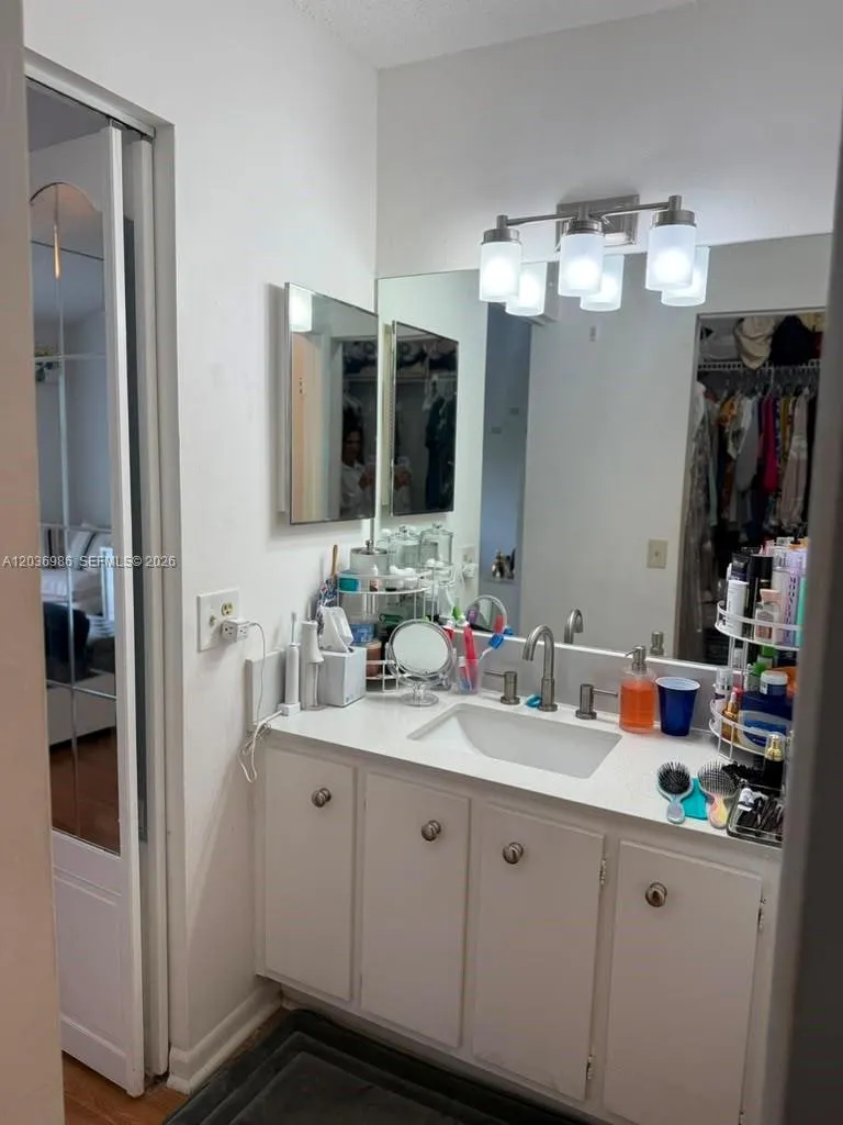 Property photo 123