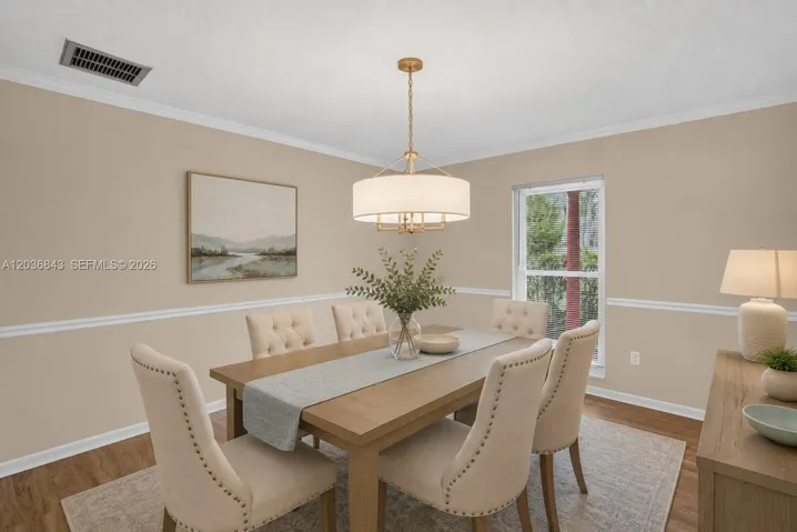 Virtually staged dining room