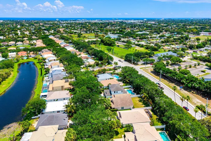 069-1210DelrayLakesDrive-DelrayBeach-FL-