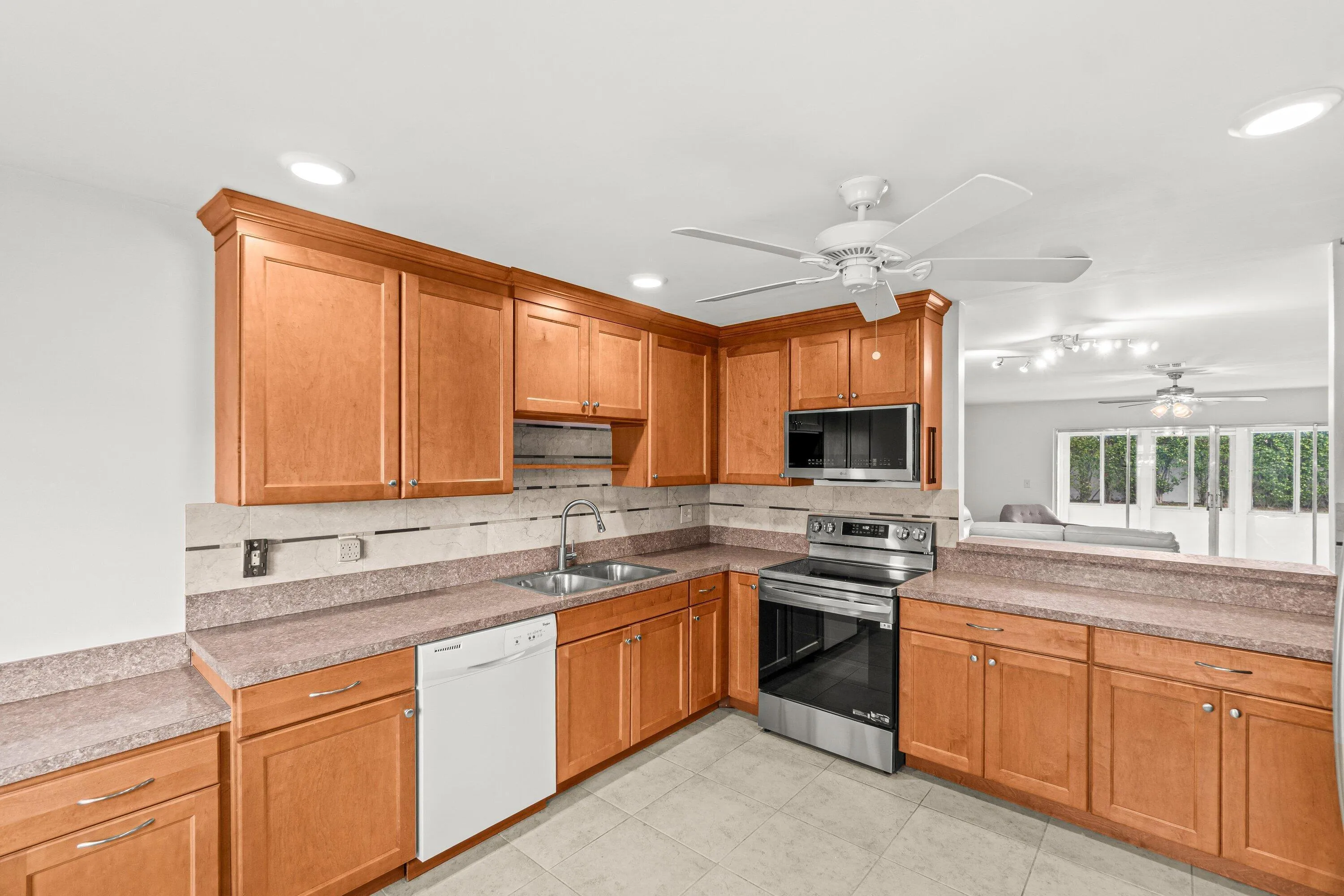 011-5074PrivetPlace-B-DelrayBeach-FL-334