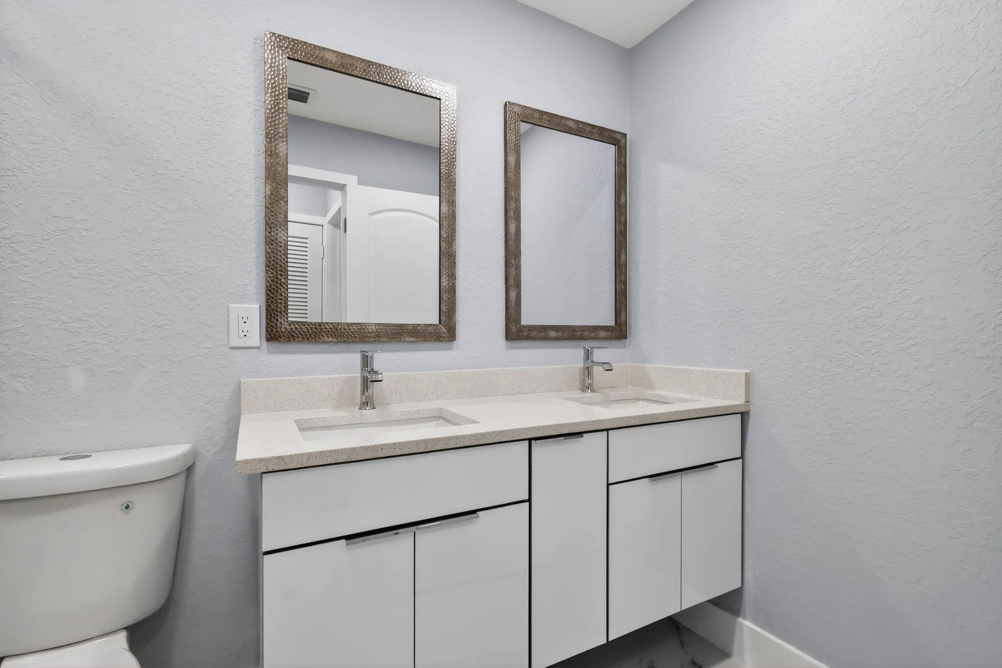 28-web-or-mls-_14A1223