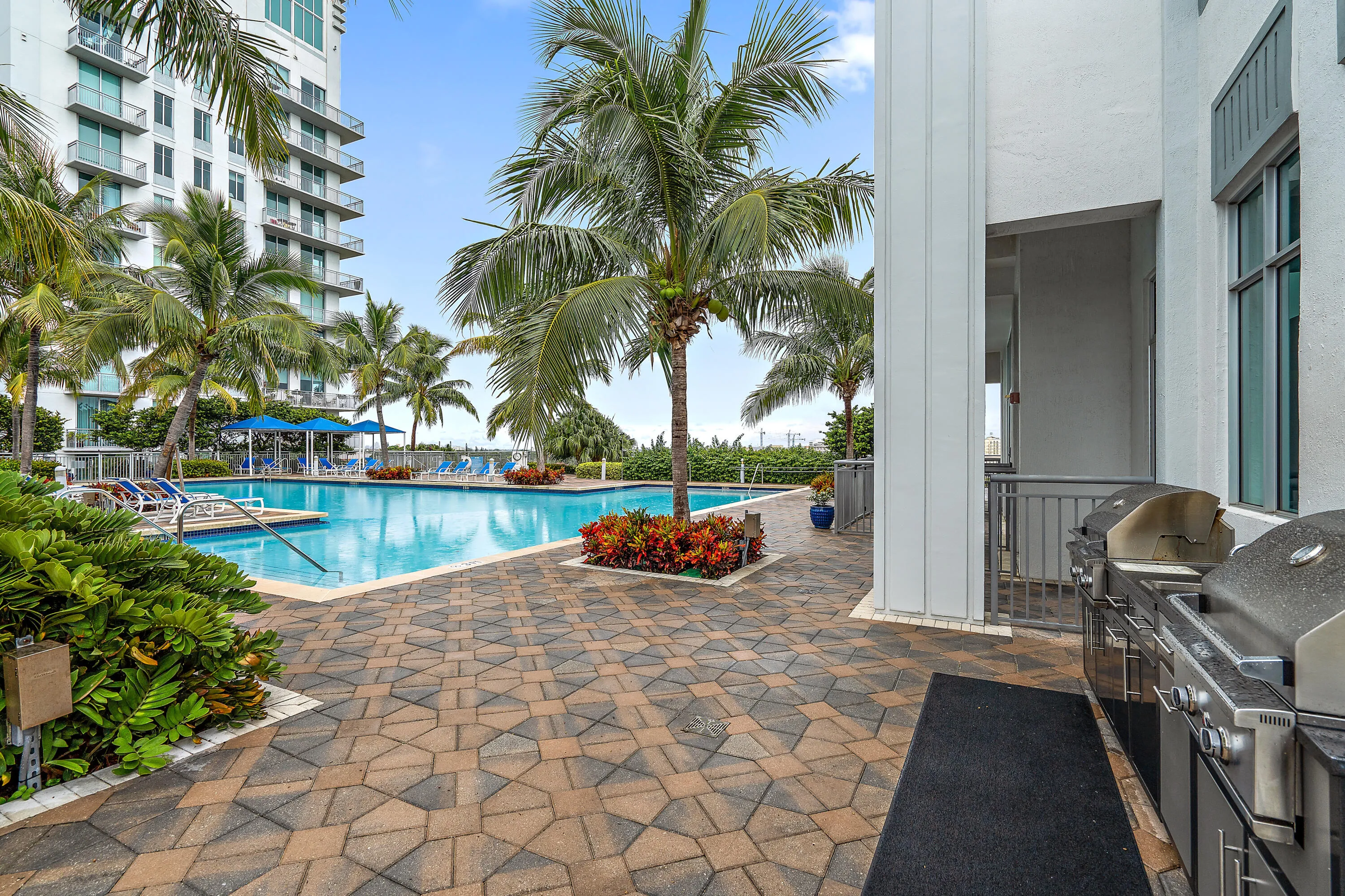 013-300SAustralianAve-WestPalmBeach-FL-f