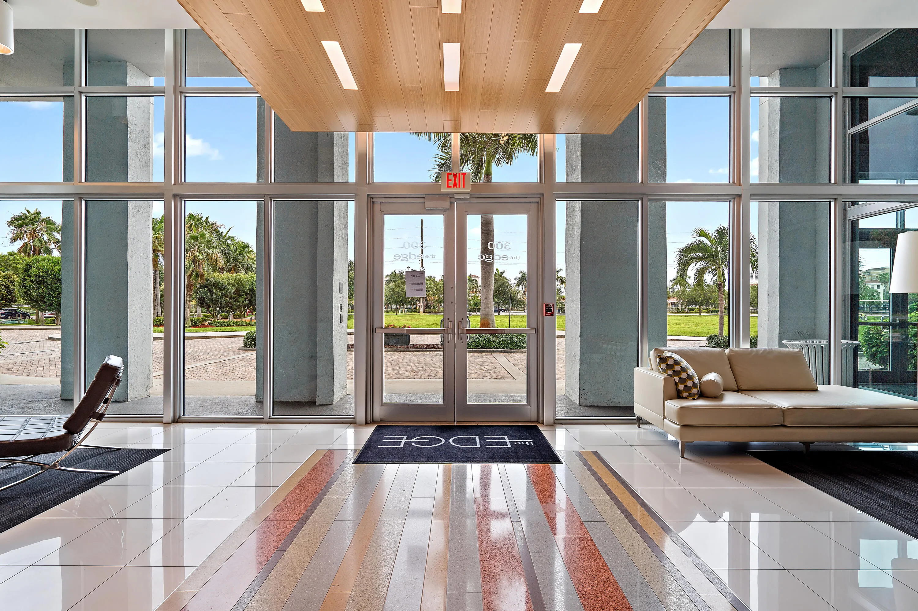 007-300SAustralianAve-WestPalmBeach-FL-f