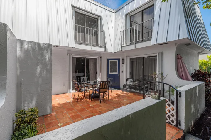 Courtyard 4