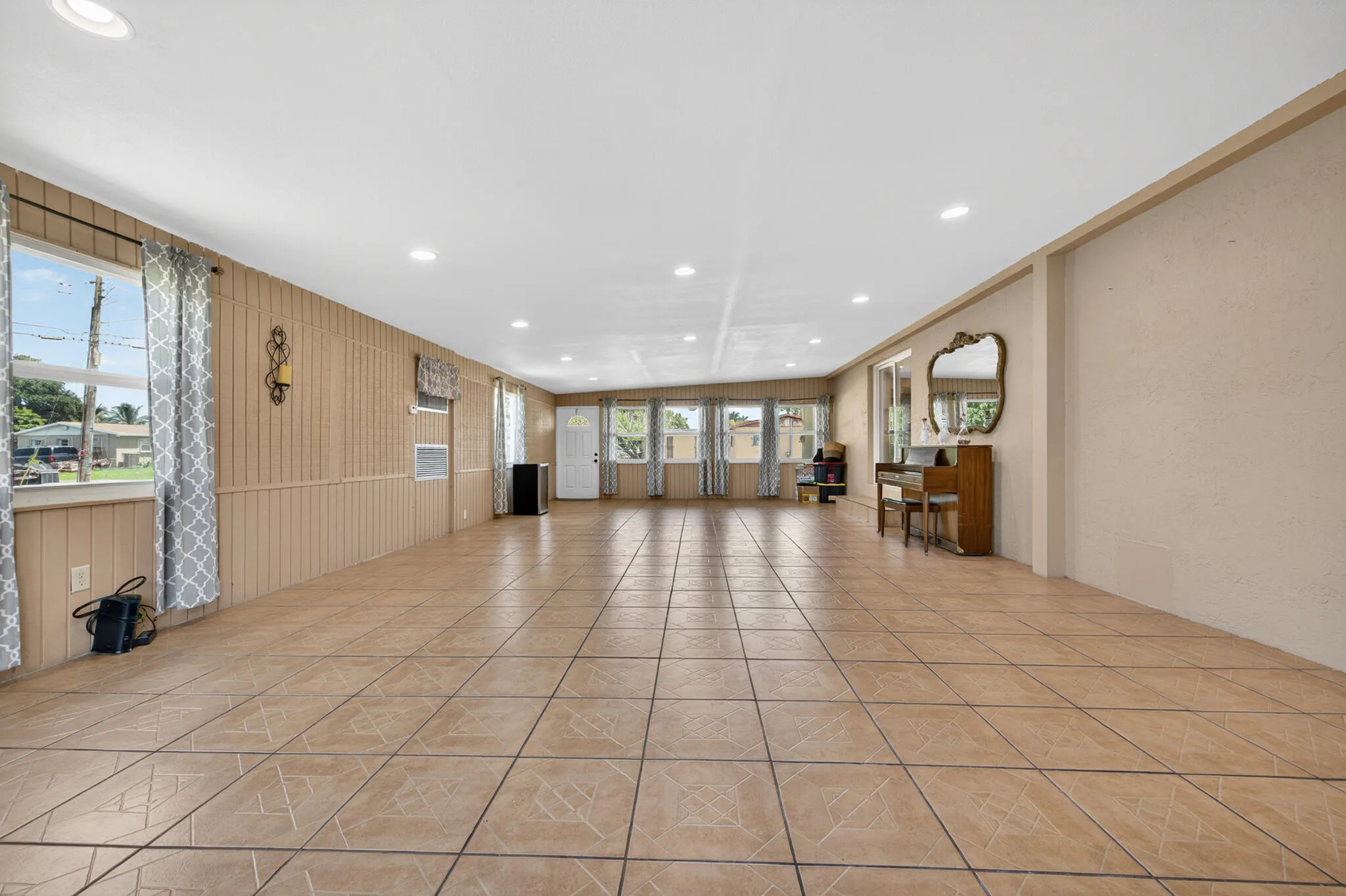 Enclosed Bonus Room