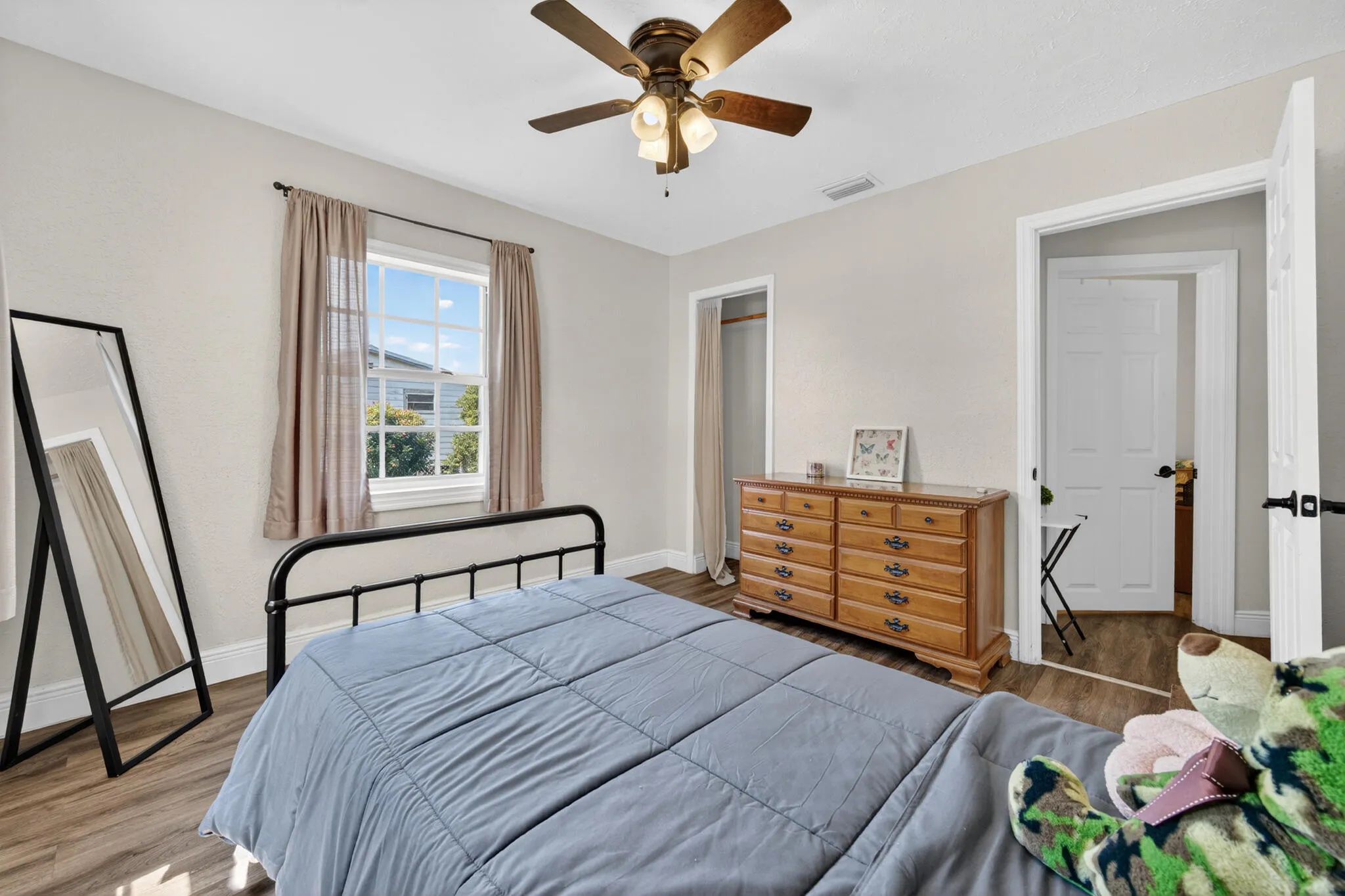 Bedroom #1
