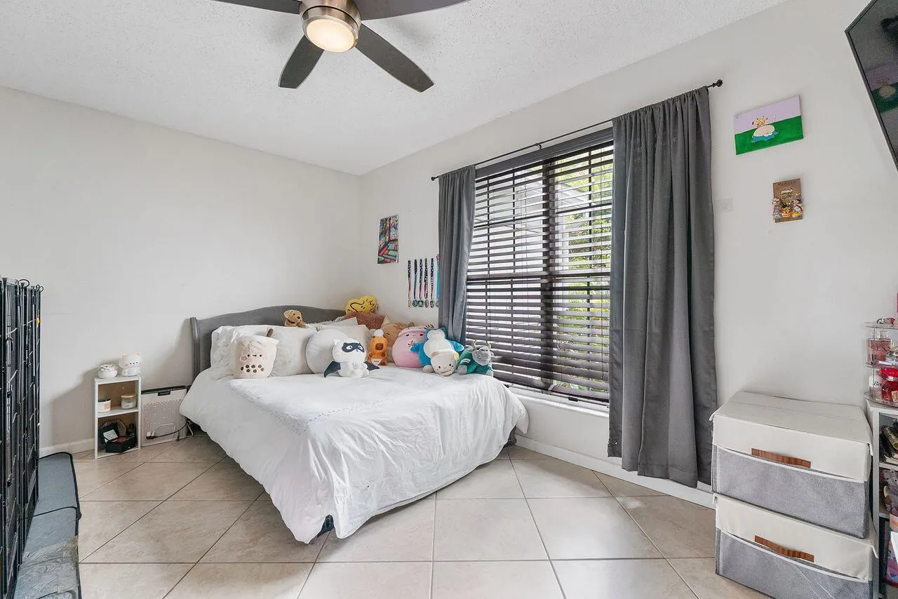 6237_Old_Court_Rd_u104_045