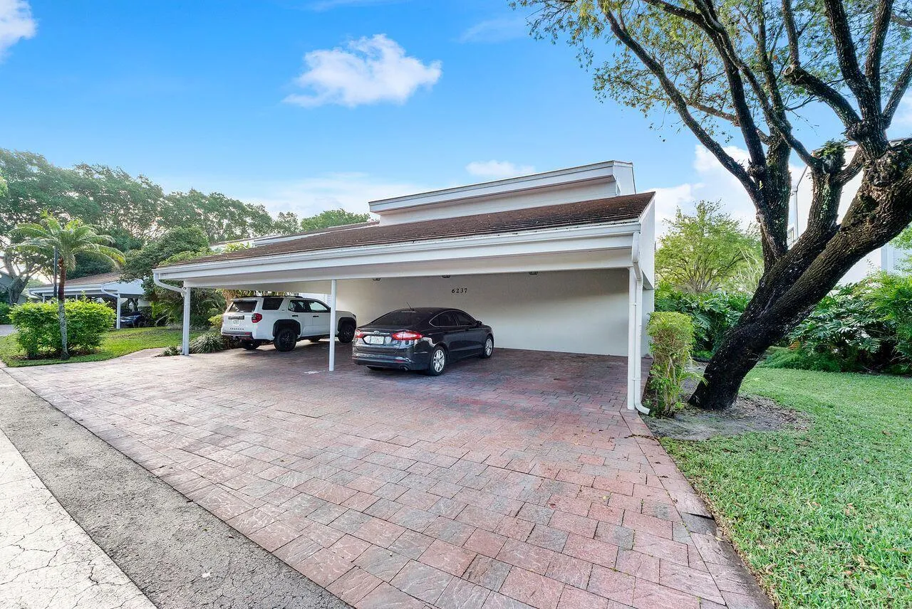 6237_Old_Court_Rd_u104_027