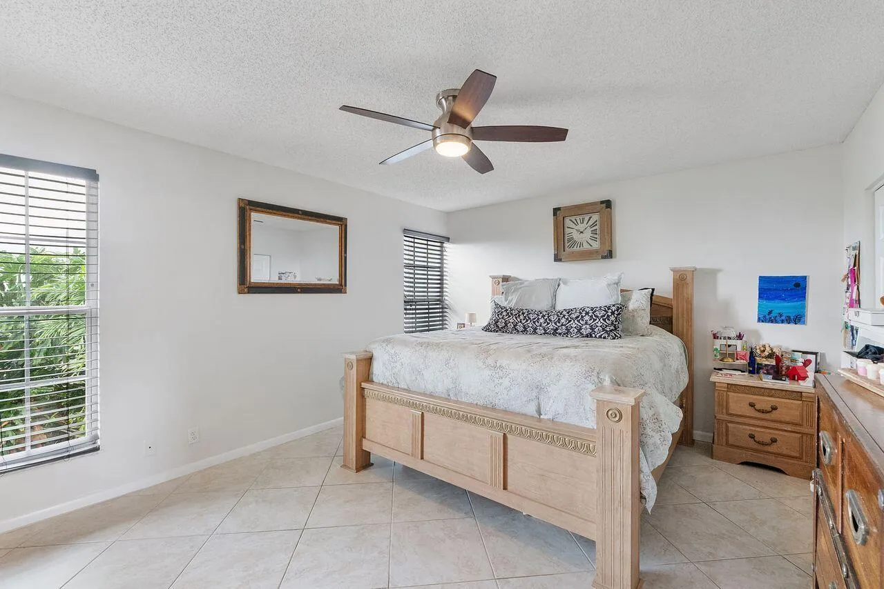 6237_Old_Court_Rd_u104_046