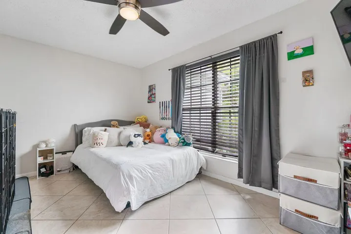 6237_Old_Court_Rd_u104_045