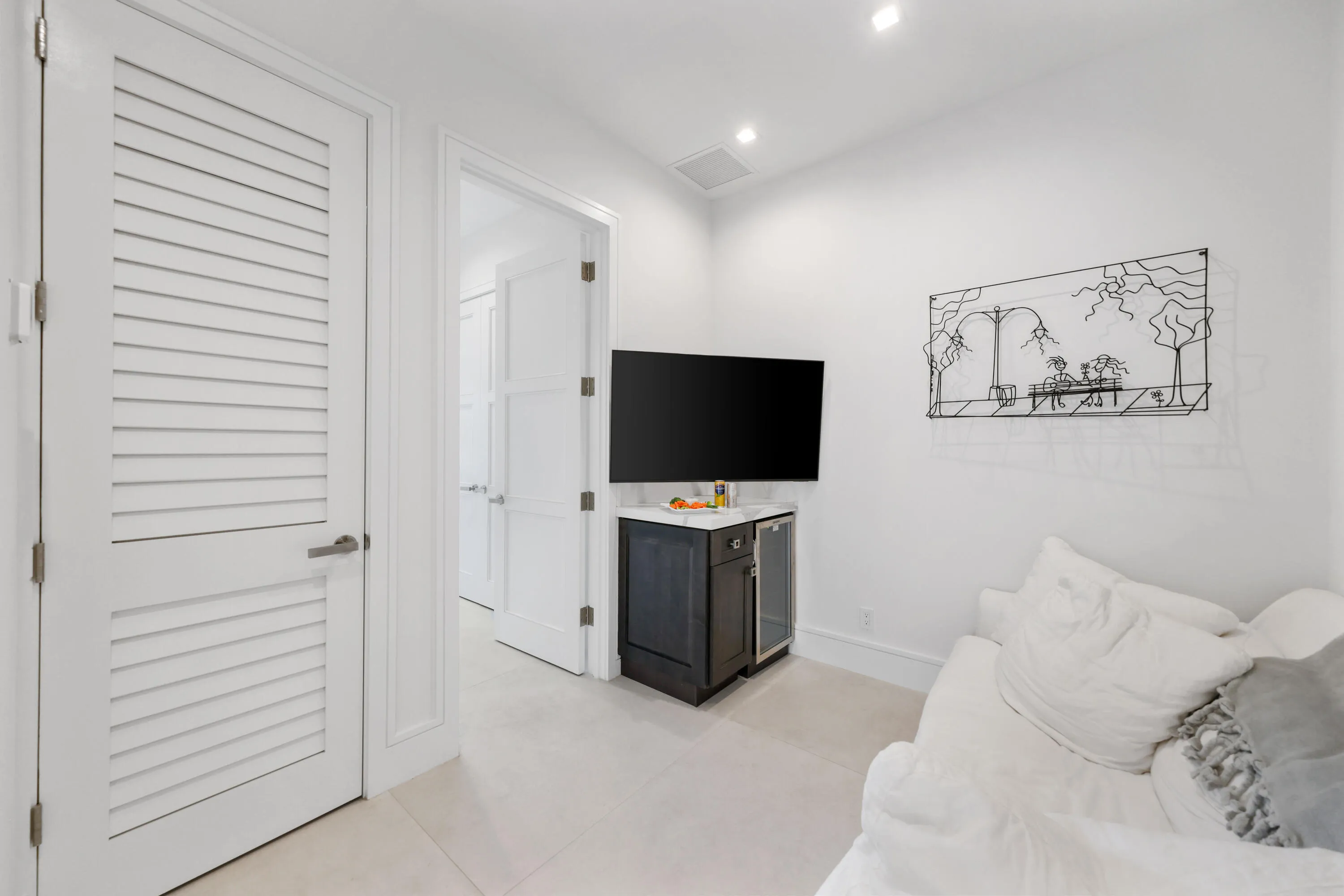 333 South Swinton Ave - 88.jpg-FULL