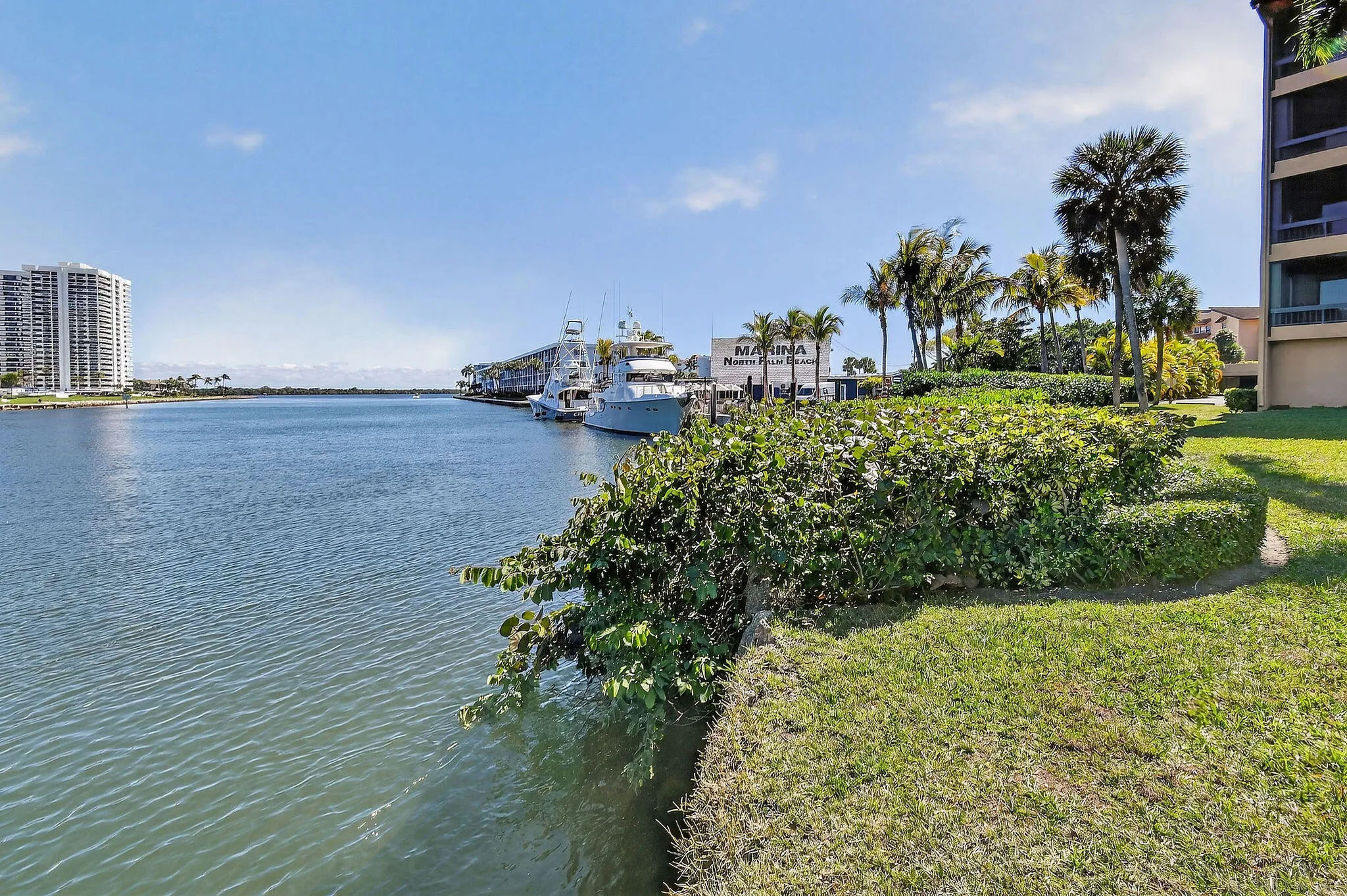 Green Space directly on the Intracoastal