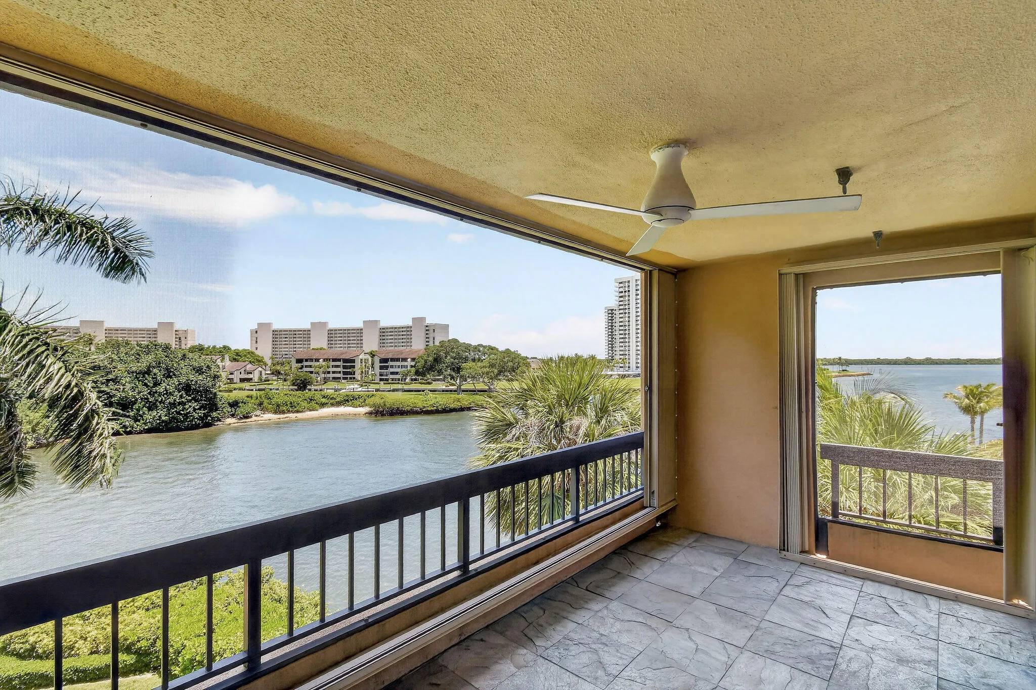Balcony Intracoastal View