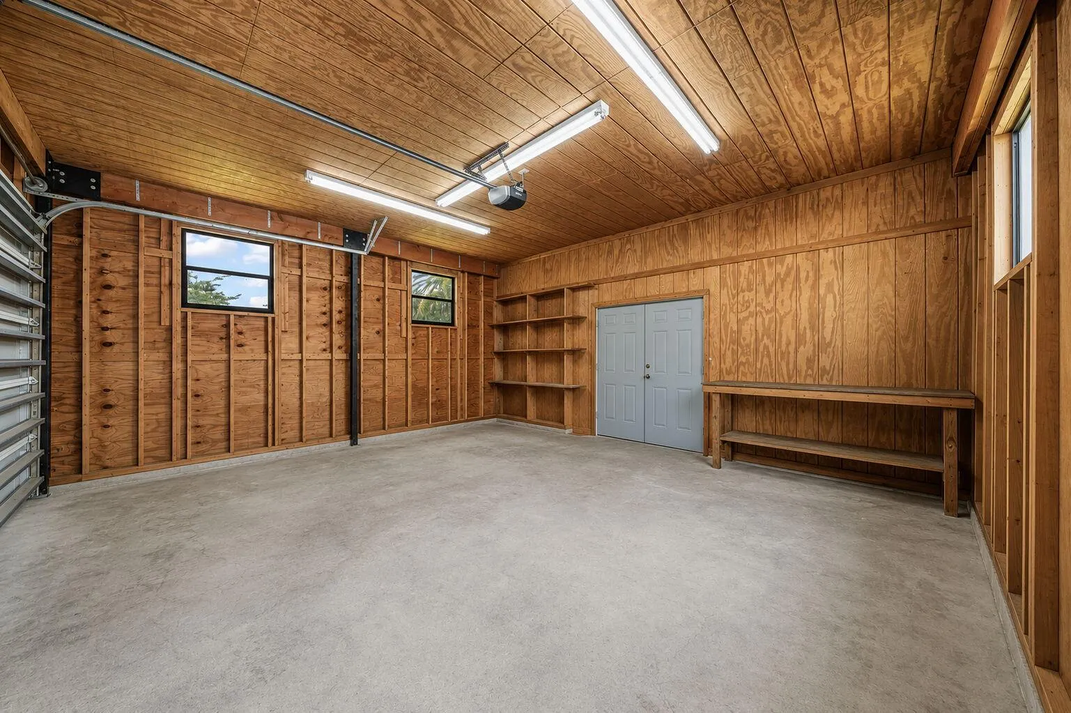 14-web-or-mls-Empty Garage