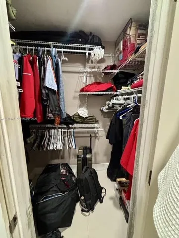 Master Walkin Closet